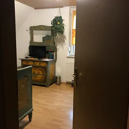德恩哈尔德特宾馆 *
